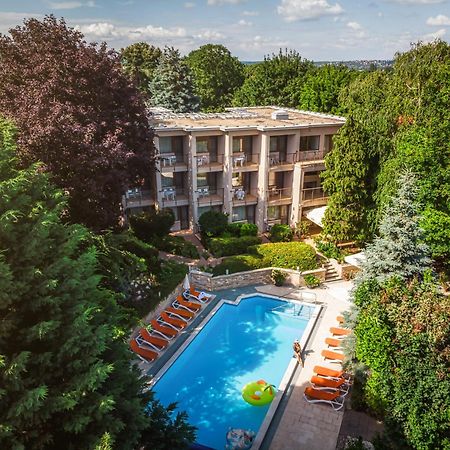 Hotel Villa Pax Balatonalmádi Exterior foto