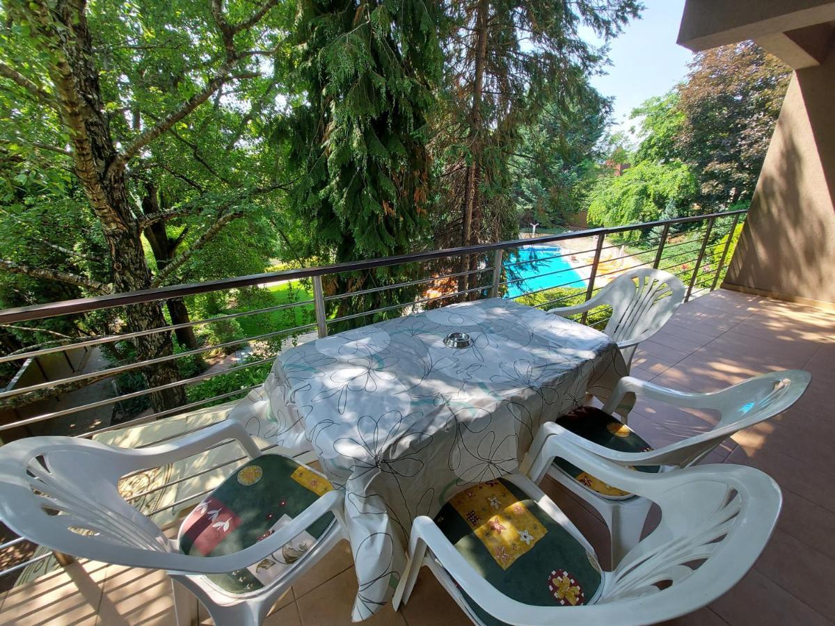 Hotel Villa Pax Balatonalmádi Exterior foto