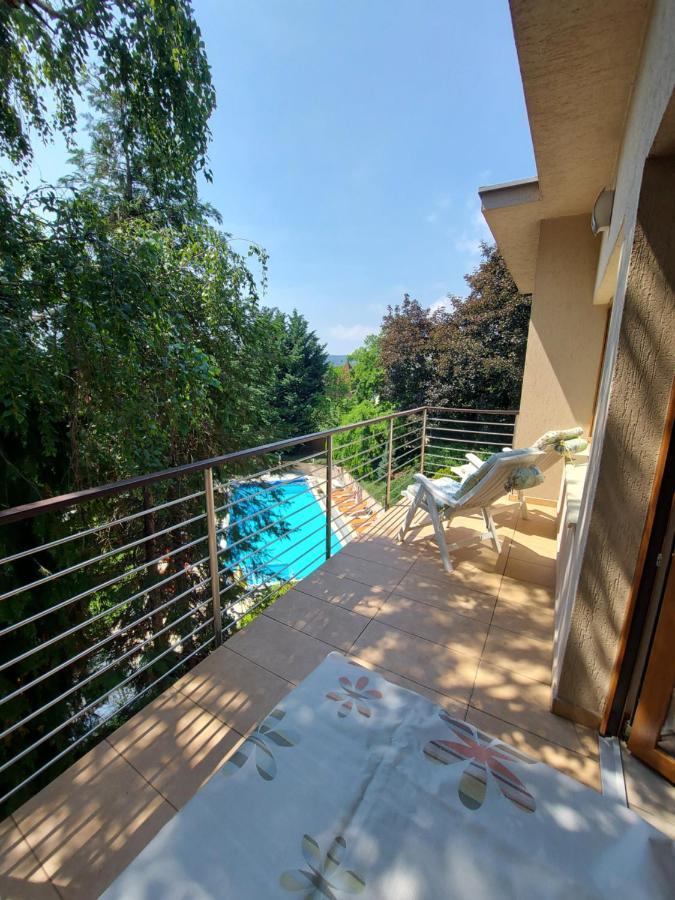 Hotel Villa Pax Balatonalmádi Exterior foto