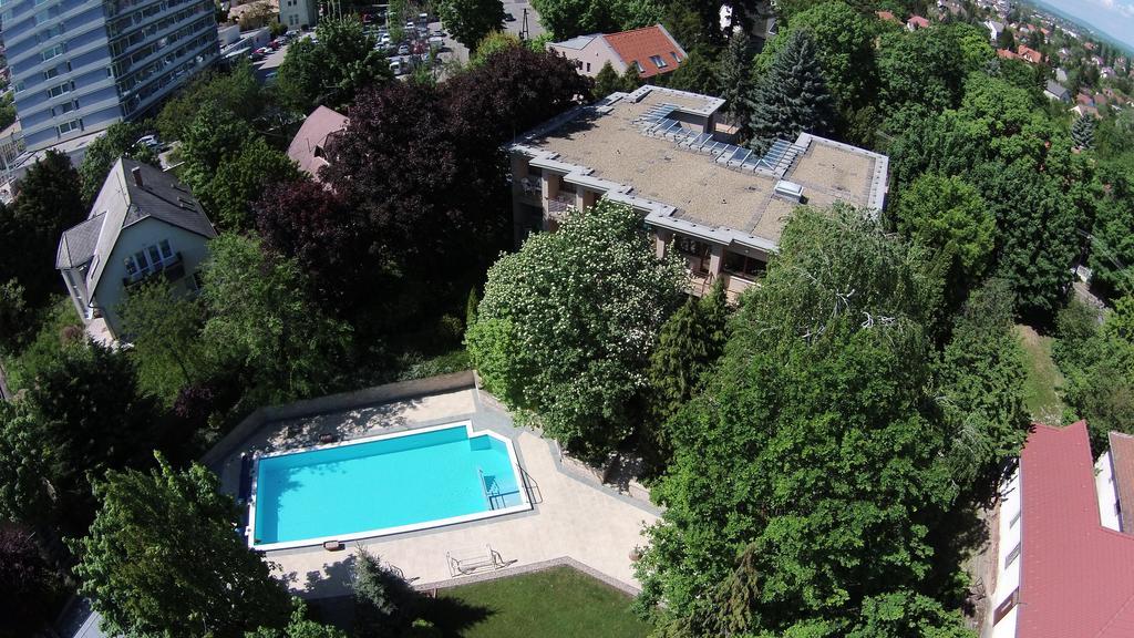 Hotel Villa Pax Balatonalmádi Exterior foto